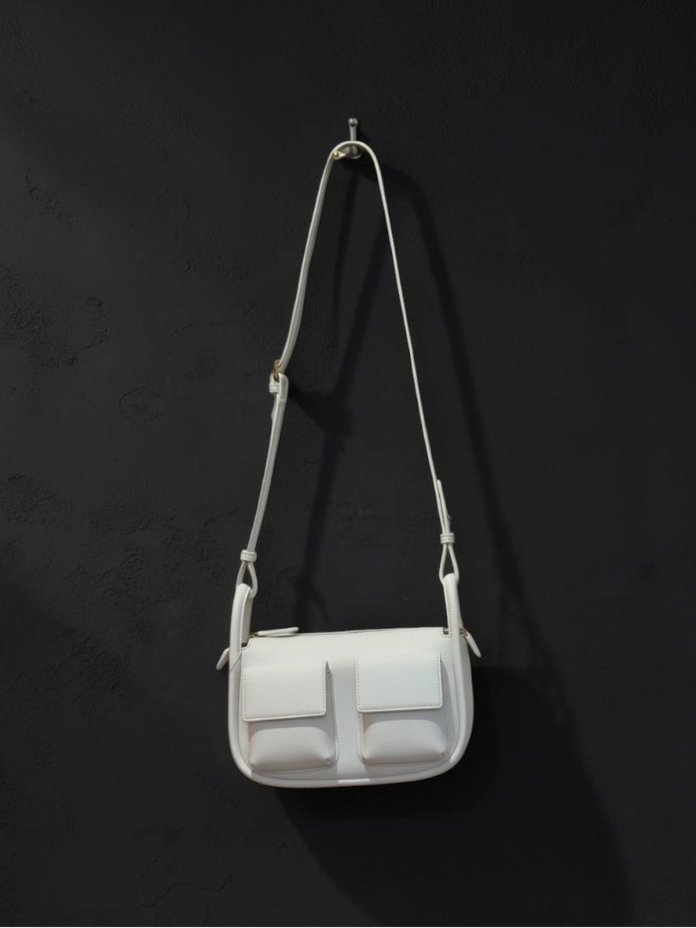 Classical Versatile Fashion White Leather Crossbody with Double Front Pockets